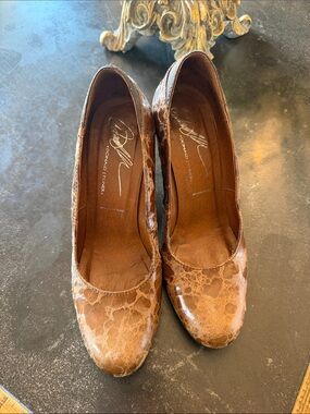 Donald J. Pliner Tan/Brown Textured Leather Pumps
